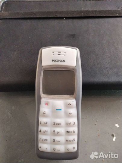 Телефон Nokia 1100