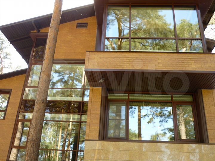 Коттедж 327 м² на участке 25 сот.