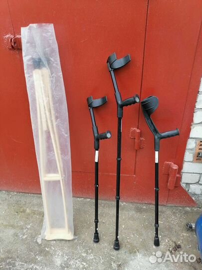 Костыль новый с подлокотником