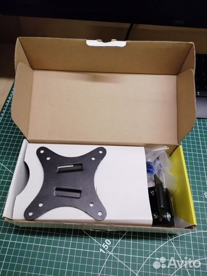 Кронштейн для монитора настенный