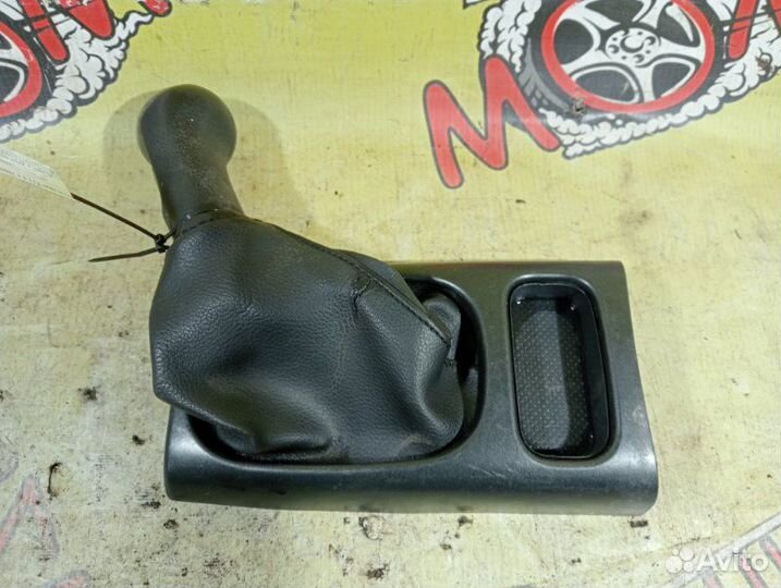Ручка кпп с чехлом Nissan Note E11 1.4 2008