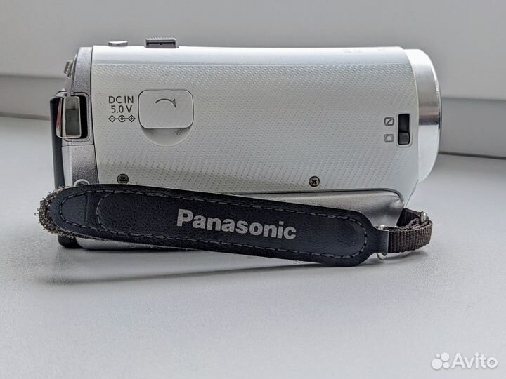 Видеокамера Панасоник HC-V100, Zoomm 42x