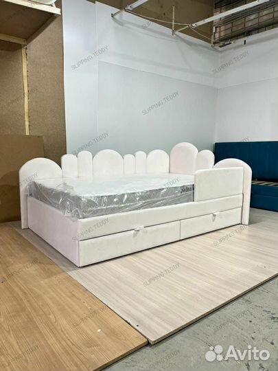 Детская кровать с мягкими бортиками