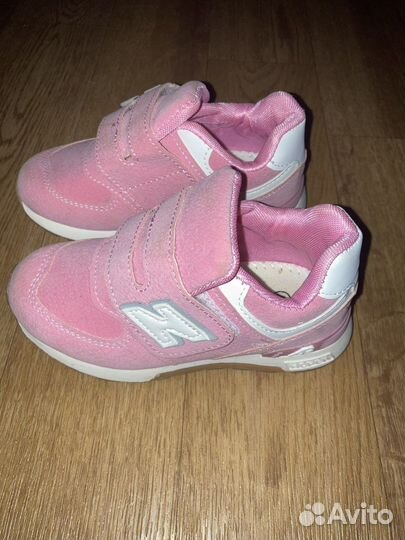 Кроссовки детские новые