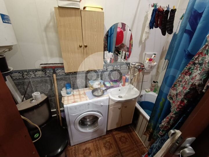 Комната 21,6 м² в 9-к., 1/2 эт.