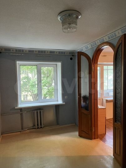 2-к. квартира, 42 м², 3/3 эт.