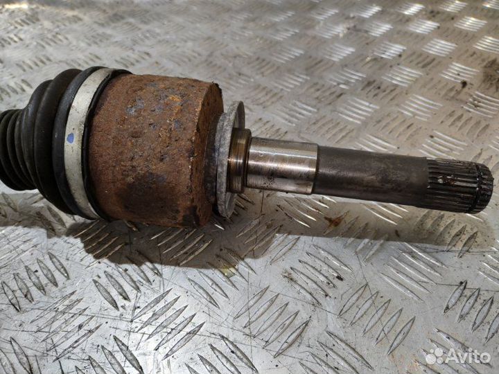 Привод задний левый Land Rover Discovery L319