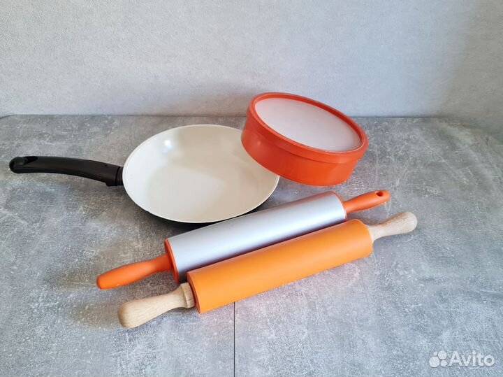 Кухонные принадлежности в отличном состояни