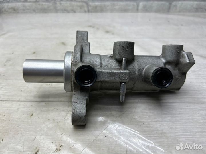 Главный тормозной цилиндр Ford Transit 8