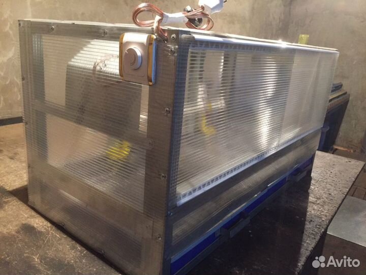 Брудер для циплят