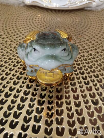 Статуэтка лягушка