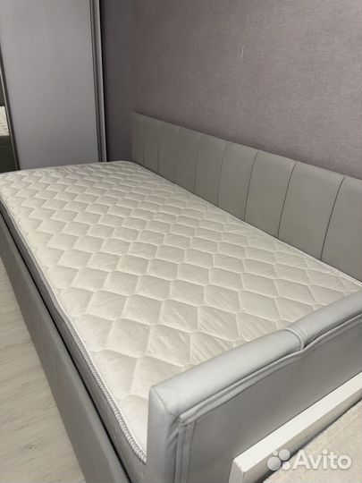 Кровать с подъемным механизмом новая с матрасом