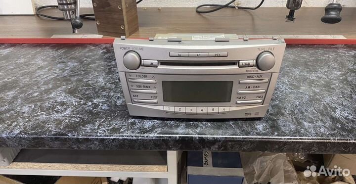 Штатная магнитола на toyota Camry v40