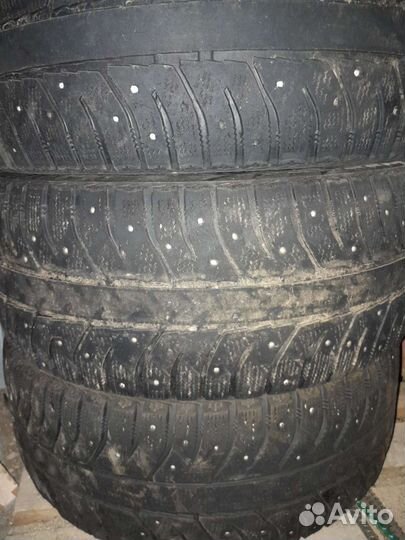 Bridgestone Ice Cruiser 7000 235/45 R17