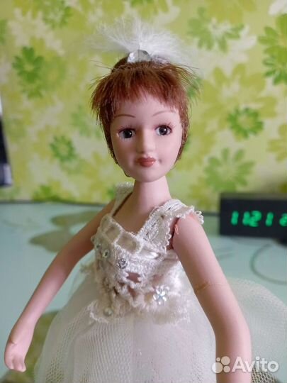 Кукла фарфоровая, балерина