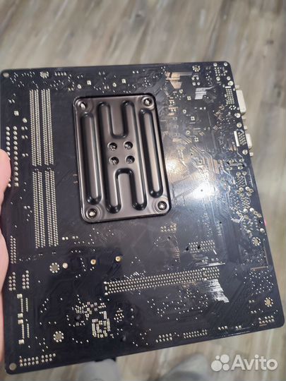 Материнская плата А320