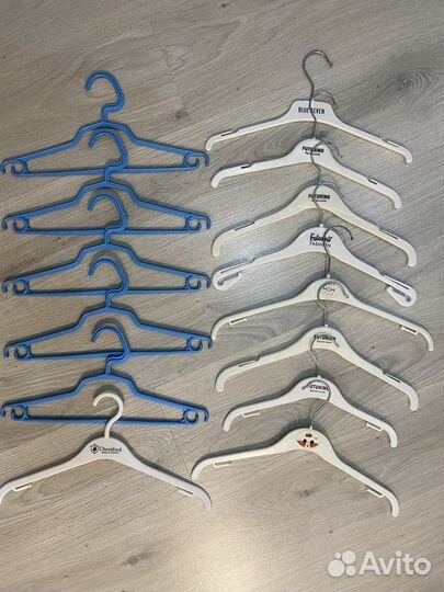 Вешалки плечики для одежды детские