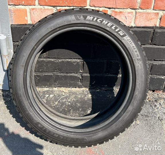 Michelin X-Ice North 4 235/45 R18