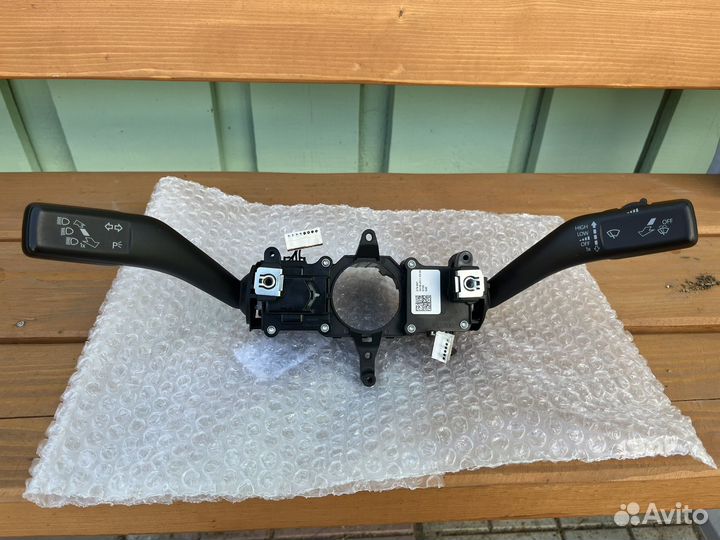 Переключатель подрулевой VAG 1K953521AD Octavia A5