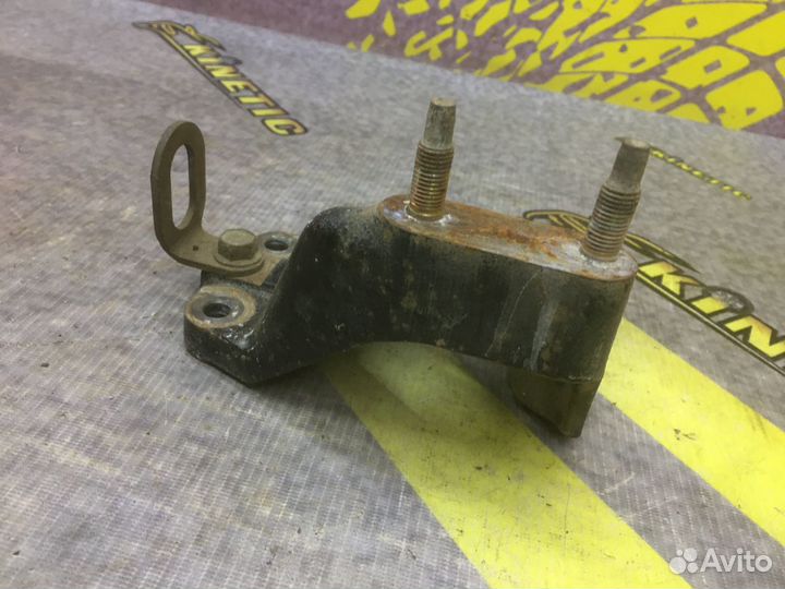 Кронштейн коробки левый МКПП Chevrolet Spark Спарк