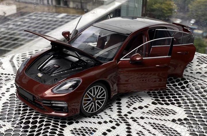 Minichamps Porsche Panamera Turbo S 1:18