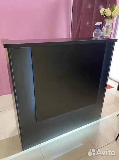 Вешало напольное, полки, стол