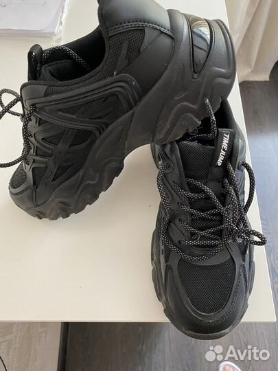 Кроссовки женские 40 размер