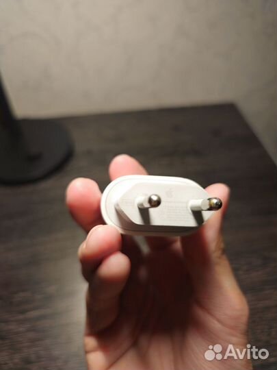 Оригинальный сетевой адаптер Apple 18W