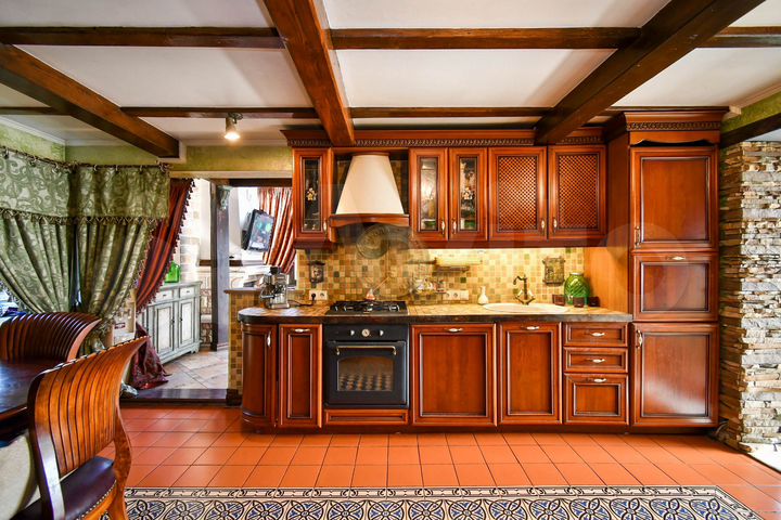 Коттедж 100 м² на участке 6 сот.