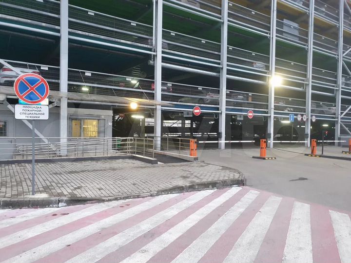 Машиноместо, 13 м²