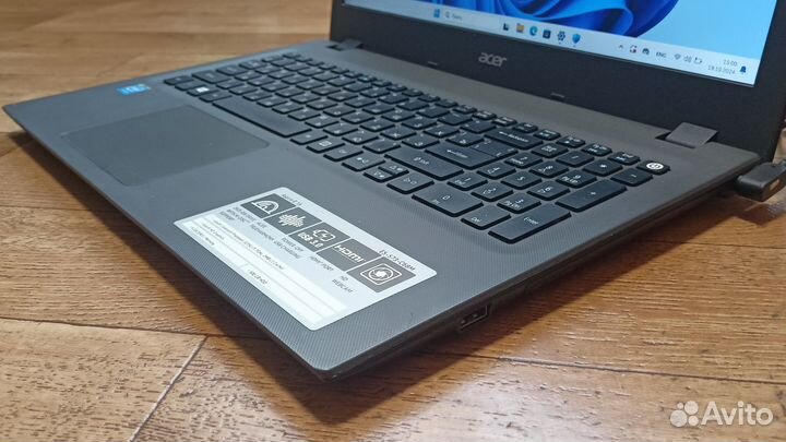 Ноутбук Acer E5-573-c68m