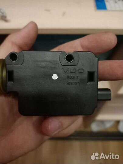 Замок лючка топливного бака