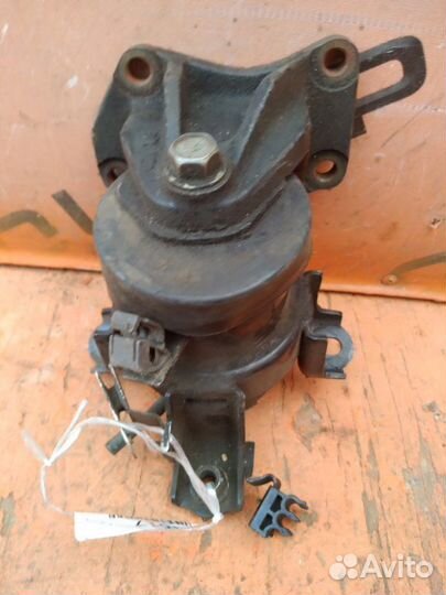 Подушка двс передняя Toyota Harrier MCU15 1MZ-FE