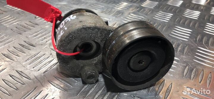 Натяжитель ремня агрегатов Renault Scenic 3 2010