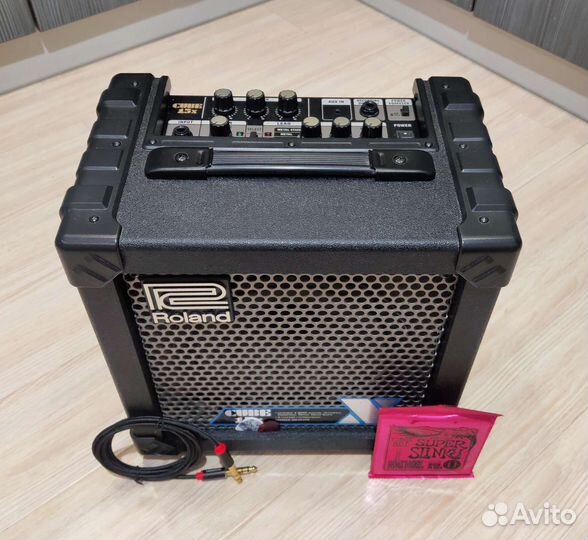 Roland Cube 15X + Струны, Кабель (Комбоусилитель)