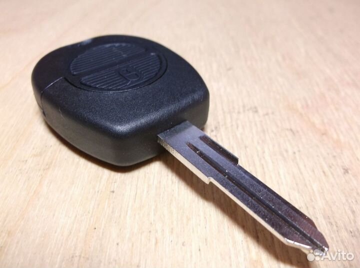 Nissan Micra, Almera, Primera чип ключ 2 кнопки