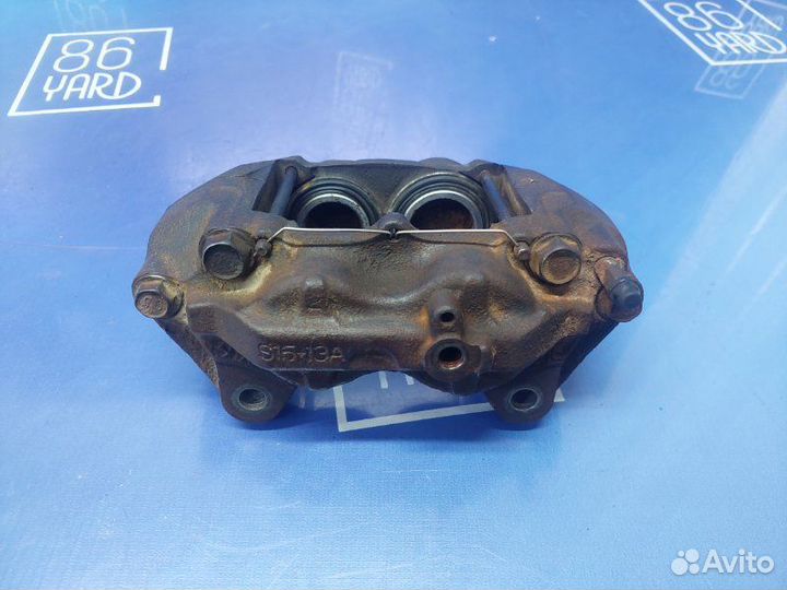 Суппорт передний левый Toyota Land Cruiser UZJ100