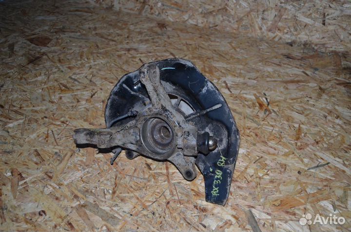 Кулак поворотный передний правый Lexus Rx 330