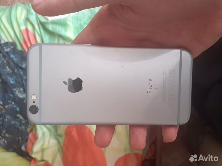 Телефон iPhone 6s