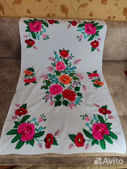 Скатерть ручная вышивка. Ткань габардин