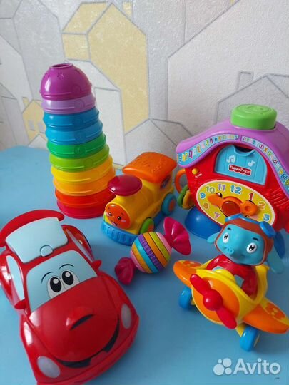 Развивающие игрушки fisher price пакетом