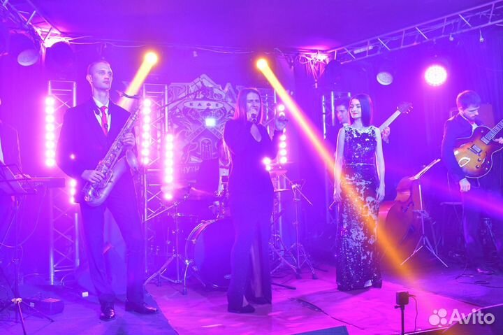 Световое оформление мероприятий (Свет, Звук, Сцена