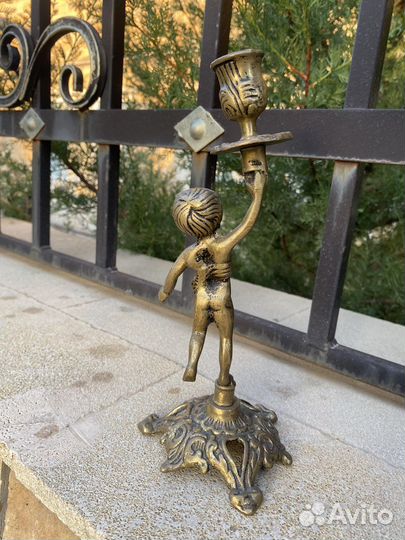 Подсвечник статуэтка