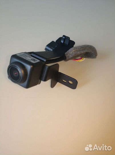Камера переднего вида Nissan Pathfinder 2012-2017