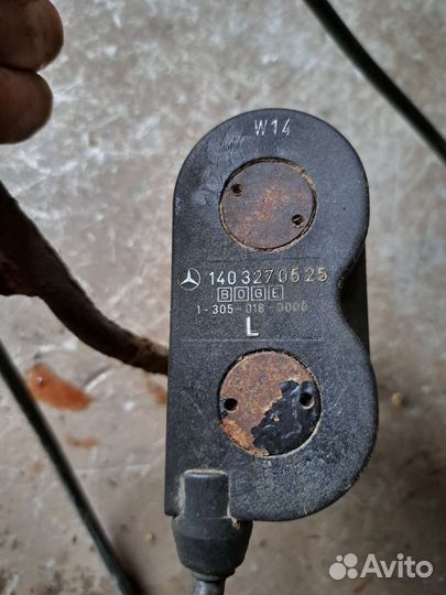 Клапан гидроподвески задний левый Mercedes W140