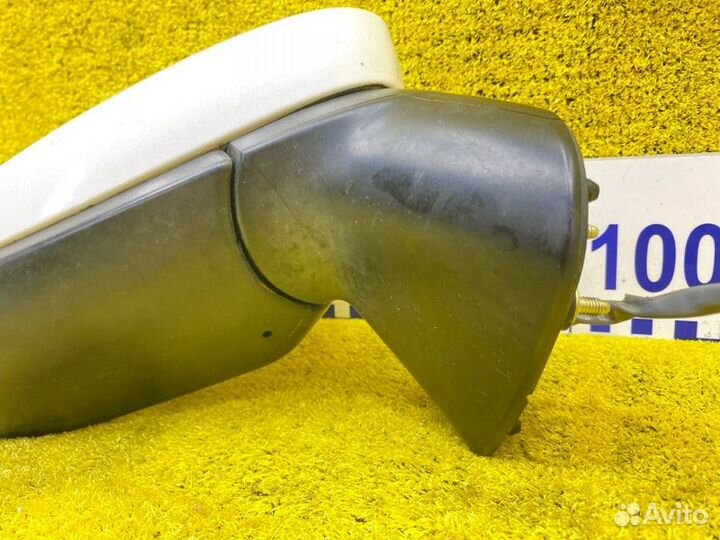 Уши передние правые Toyota Sienta