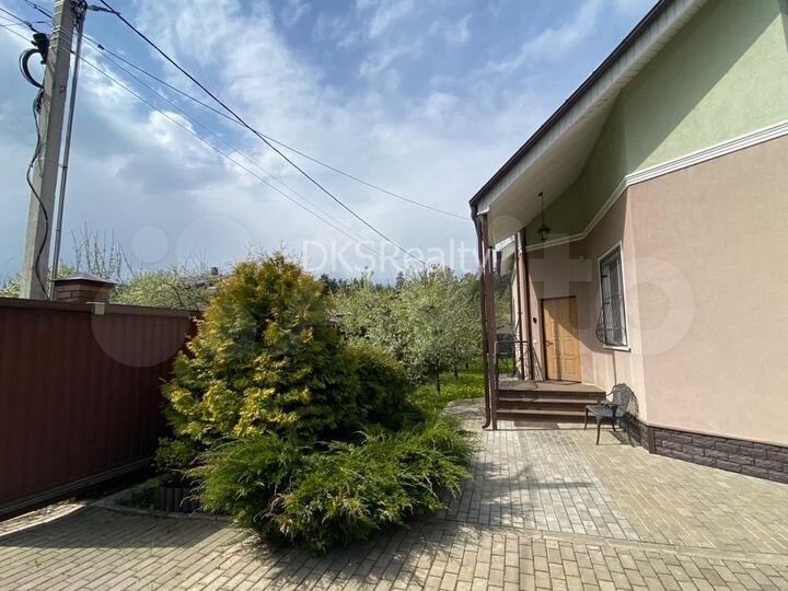 Дом 302 м² на участке 8 сот.