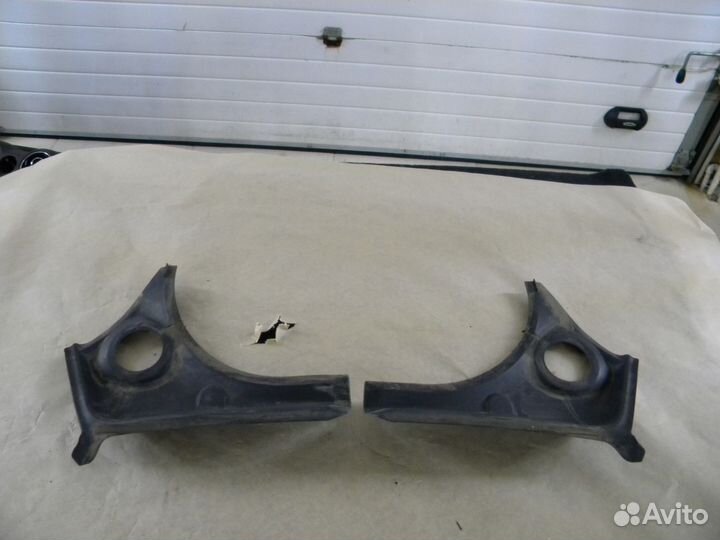 Пыльники петель багажника Jaguar XJ 351 2013. 3 л