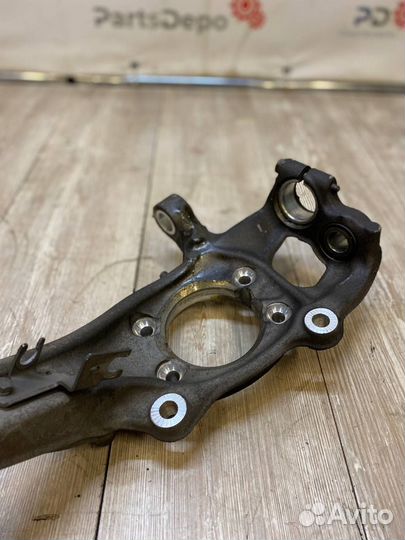 Кулак поворотный левый audi