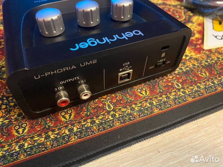 Behrnger U-Phoria UM2